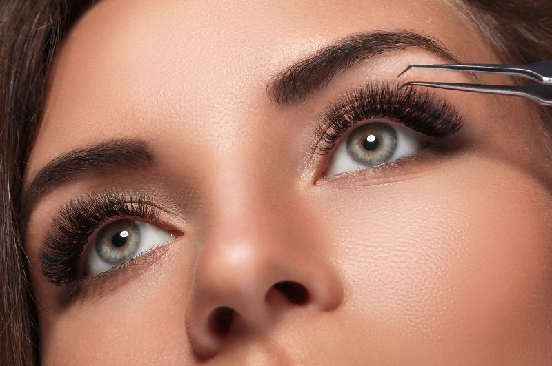 Lash Perfection: Embrace the Beauty of Eyelash Extensions!